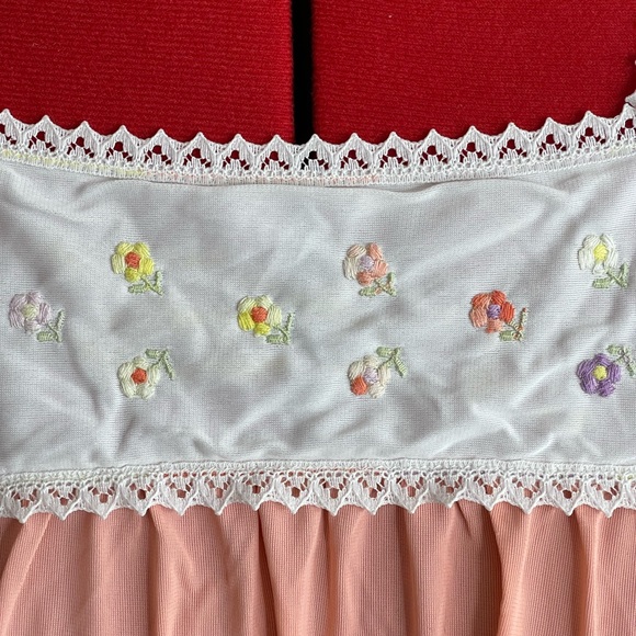 Sold ! Vintage Peach Sleeveless nightgown Dress with Embroidered  #4 - Picture 5 of 6